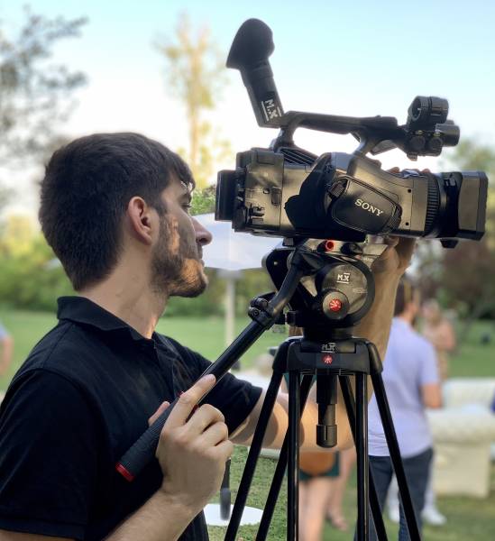 Booster la présence d'une entreprise sur Internet avec une vidéo professionnelle et un logo animé