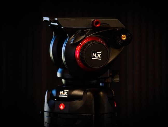 Trépied avec tête fluide pour des captations de spectacles. M.X CREATION