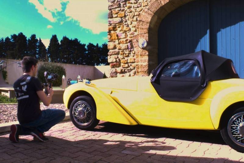 Alpha 6500 sur Crane 2 avec support épaule pour des tournages longue-durée stabilisés. M.X CREATION